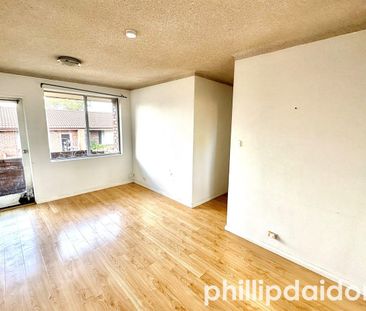 MODERN, UPDATED 2 BEDROOM UNIT... - Photo 2