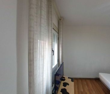 Piso de alquiler en Calle de las Fraguas, Casco Histórico de Barajas - Photo 2