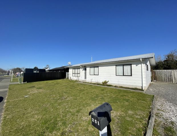 Flaxmere, 3 bedrooms - Photo 1