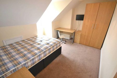 5 bedroom flat to rent - Photo 2
