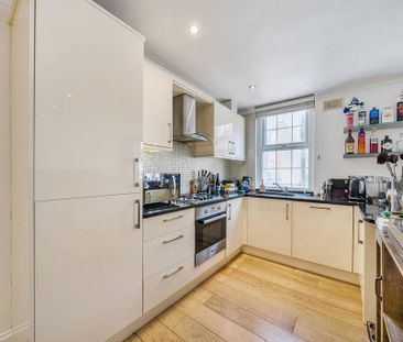 3 bedroom mews to rent - Photo 4