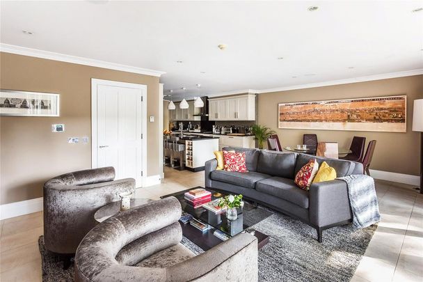 5 bedroom semi-detached house to rent - Photo 1