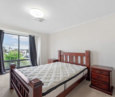 Charming Family Home in a Prime Location! - Photo 4