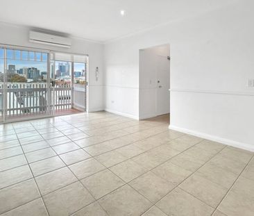 2-Bedroom Apartment with City View! - Photo 1