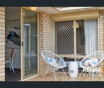 LOW MAINTENANCE MODERN VILLA - Photo 6