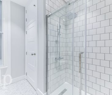 Flat, Carnaby Street, Soho, W1F - Photo 2