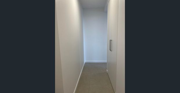 Beautifully finished brand-new 2-bedroom apartment offering modern comfort and effortless living in the heart of Brisbane. - Photo 1