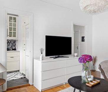 Arvid Mörnes väg, Bromma - Photo 1