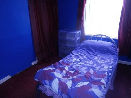 3 Bed House to Let - Nr. Bradford Uni - Photo 2