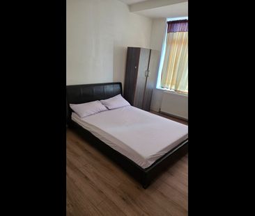 Room in a Shared House, Stirling Road, E17 - Photo 3
