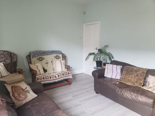 Room in a Shared House, Claremont Road, M14 - Photo 1