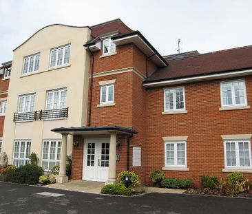 2nd floor apartment in a very central location, within moments of t... - Photo 2