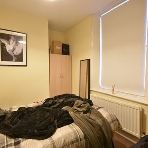 7 Bed - Clayton Park Square, Jesmond - Photo 2