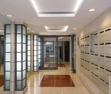 location Appartement T4 DE 91.3m² À PARIS - Photo 5