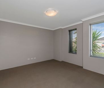 Family 4 Bedroom 2 Bathroom Home on Southport - Photo 4