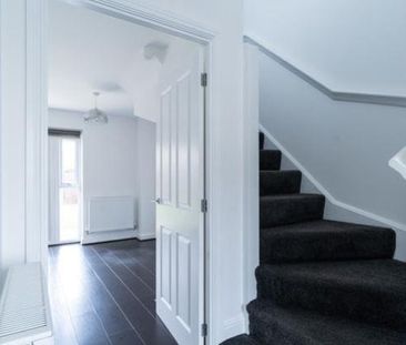 2 bedroom semi-detached house to rent - Photo 5