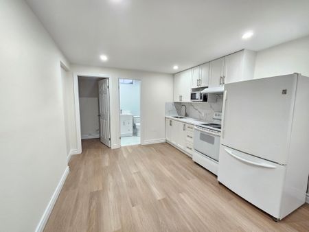 For Lease - 7 Calthorpe Avenue Unit# Basement Unit A, Toronto, Ontario - Photo 4