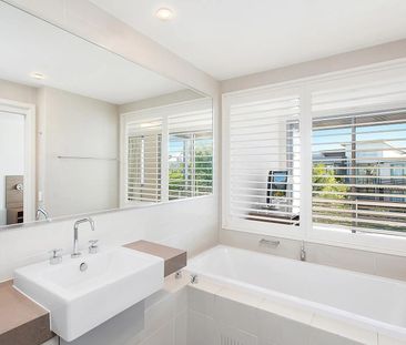 1805 Whitehaven Drive, Magenta NSW 2261 - Townhouse For Rent | Domain - Photo 4