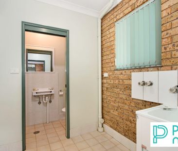 8 Bradley Place, TAMWORTH NSW 2340 - Photo 4