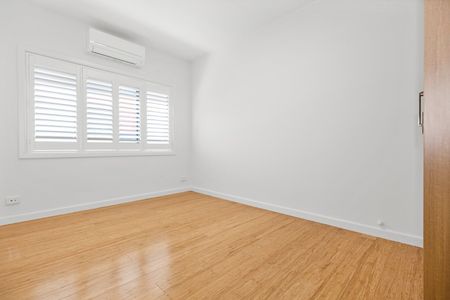 2/31 Peel Street, Kew VIC 3101 - Photo 4