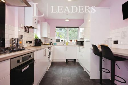 1 bedroom in a house share to rent - Photo 5