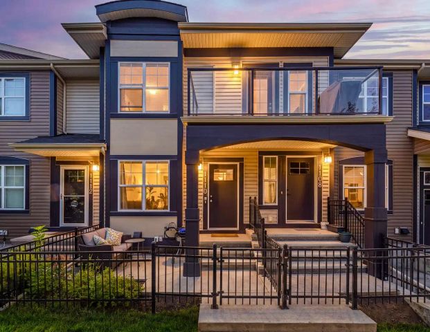 Rare 2-Bed Townhome w/ Double Attached Garage | McKenzie Towne — 2 Bedrooms Townhouse - Photo 1