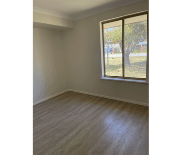 Your Wannanup Escape – Walk to the Water from This 3x1 Beauty - Photo 4