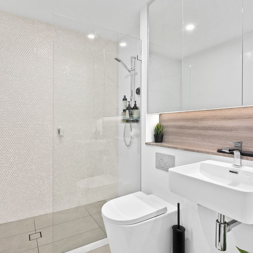 Luxury One Bedroom Apartment - Photo 1