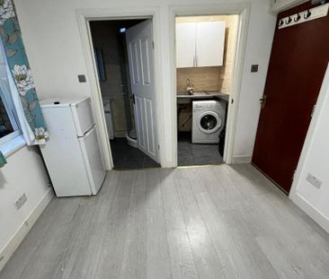 Studio to rent - Photo 6