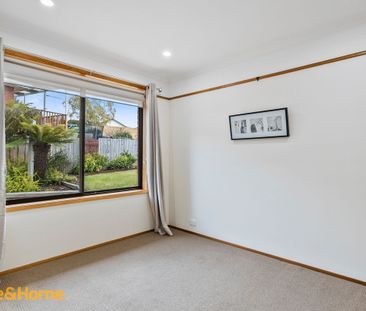 "Neat and Tidy 3 Bedroom Home + Sunroom!" - Photo 5