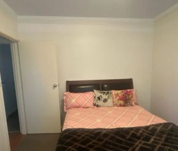 2 bedroom modern unit - Photo 5