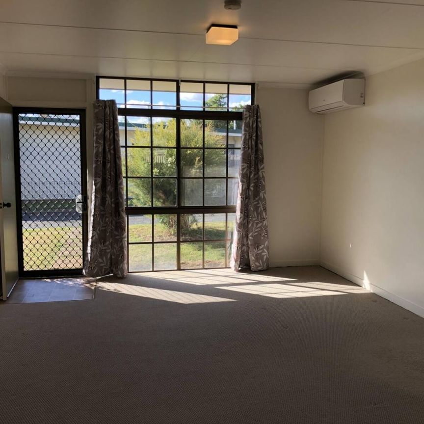 Lovely 2 Bedroom Unit - New Kitchen - Photo 1