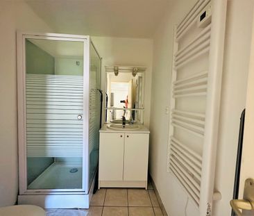 T2 meublé hyper centre de Châtillon-sur-Chalaronne - Photo 3