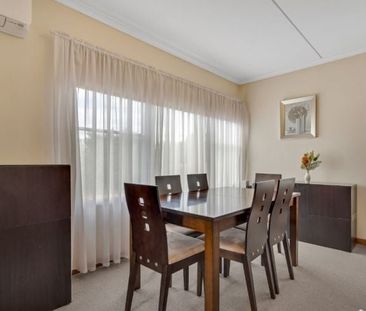 GREAT FAMILY HOME - Photo 2