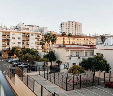 2 Bedroom Apartment For Rent in Estepona, Málaga - Photo 2