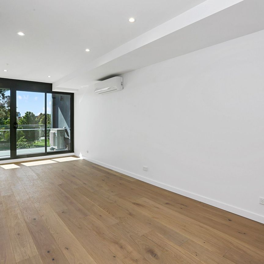 Stylish Apartment with Pakington Street On Your Doorstep - Photo 1