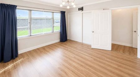 Allenton - 3 Bedroom - Photo 3