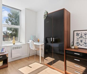 3 bedroom flat to rent - Photo 5