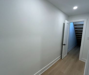 For Lease - 1039 Caven Street Unit# Bsmt, Mississauga, Ontario - Photo 4