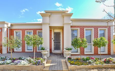 Space, Style & Comfort for the Whole Family - Photo 2