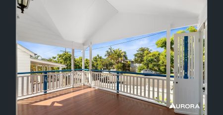 Spacious Three Bedroom Home - Photo 4