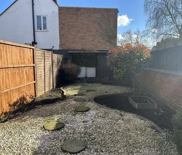 2 bedroom terraced house to rent - Photo 5