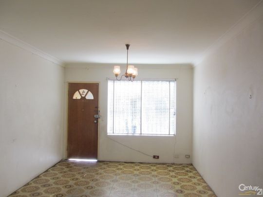 Location, Spacious Town House - Photo 1