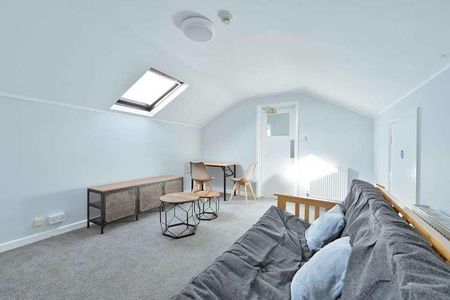 Bushey, Bushey, WD23 - Photo 2