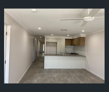 MODERN 4 BEDROOM HOME - Photo 5