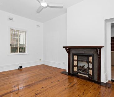 Well-Presented 3 Bedroom Home - Photo 2