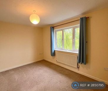 2 bedroom end of terrace house to rent - Photo 2