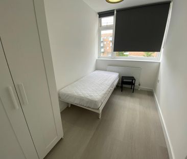 1 bedroom in a flat share to rent - Photo 6