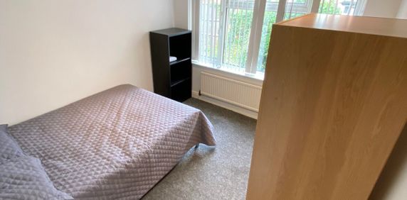 Headingley Mount, Headingley, Leeds, LS6 3EW - Photo 2