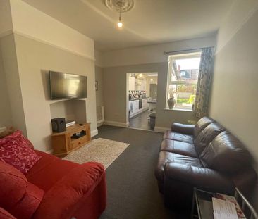 St. Catherines Grove Room 3 - Photo 1